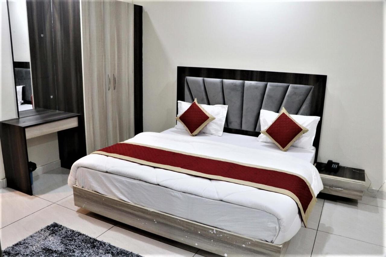 Hotel Blue Pine Haridwār Eksteriør bilde
