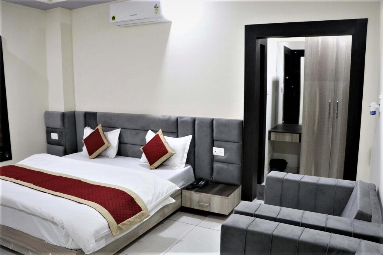 Hotel Blue Pine Haridwār Eksteriør bilde