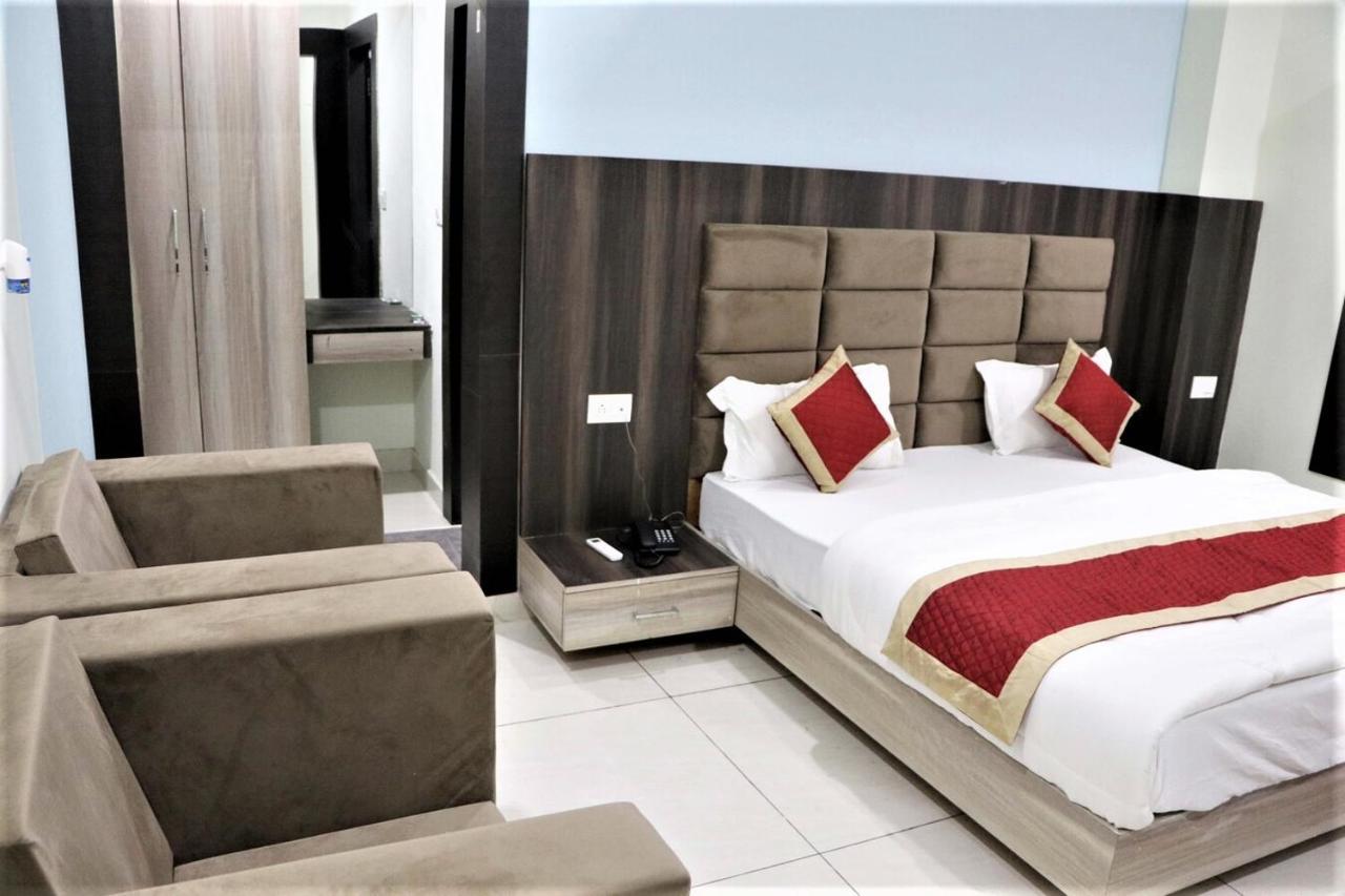 Hotel Blue Pine Haridwār Eksteriør bilde