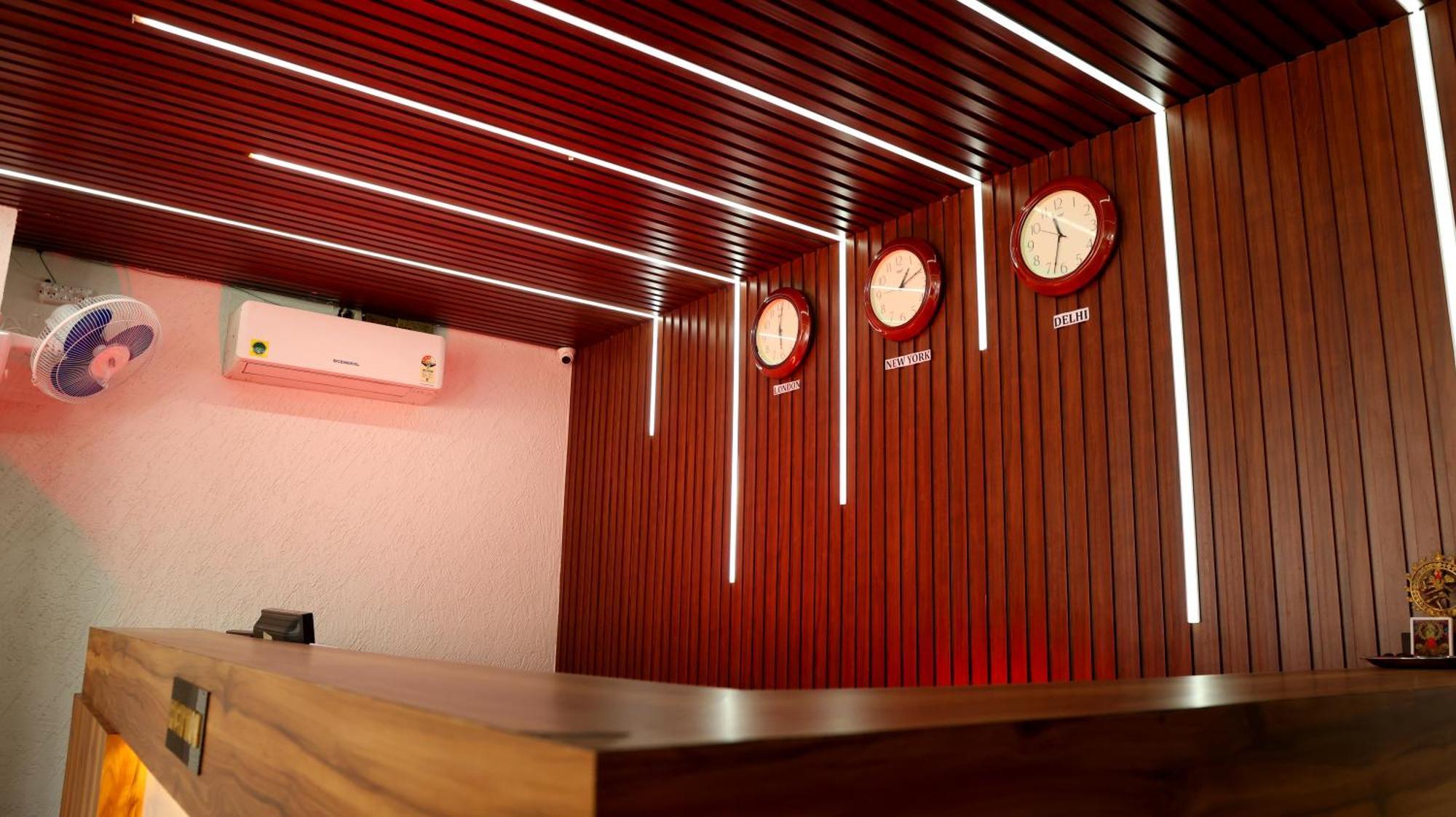 Hotel Blue Pine Haridwār Eksteriør bilde
