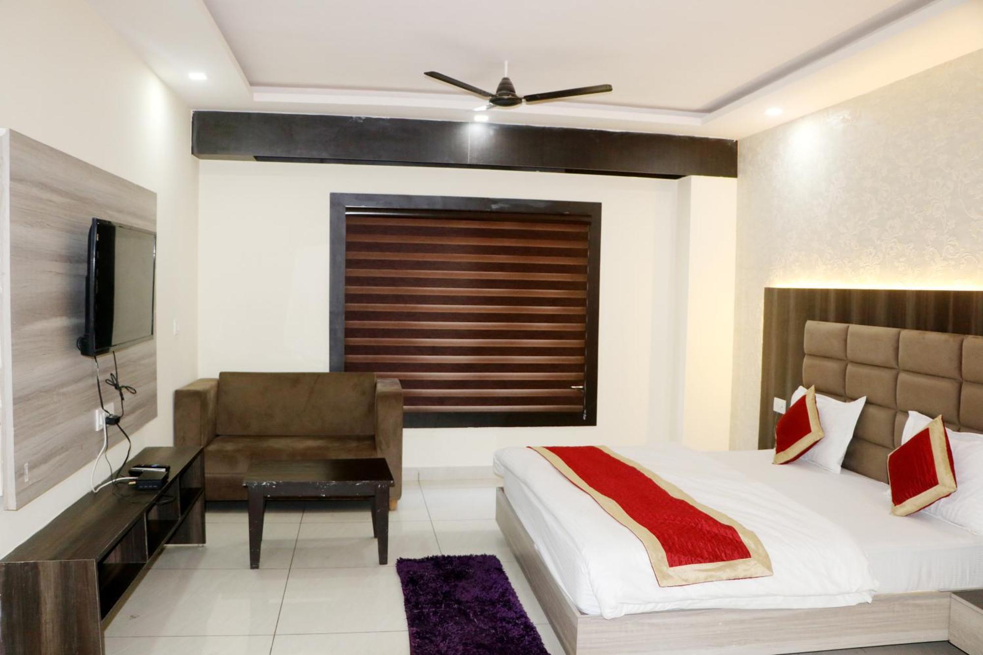 Hotel Blue Pine Haridwār Eksteriør bilde